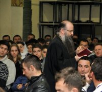 ÃŽntâlnirea tinerilor Nepsis din Lazio cu Preasfințitul Siluan