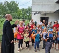 Parohia din Würzburg a participat la acțiunea „Un ghiozdan pentru noul an școlar”, în Episcopia Hușilor