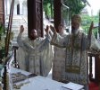 Monseigneur Marc célébrant  la Divine Liturgie au monastère de Rohia.
