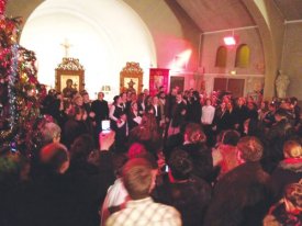 Bucuria Naşterii Domnului şi bucuria ajutorării aproapelui la parohia „Sfinţii Trei Ierarhi” de la Romainville, Paris